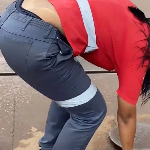 A frentista tentou distrair, mas o preço da gasolina venceu