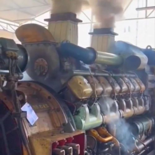 O motor V16 que liga como se fosse acordar um vulcão