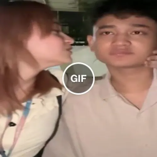 O triste fim do carinha que curtia femboys, e foi beijado por uma ninfetheenha coreana
